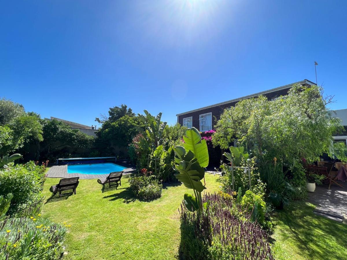 Sunset Beach Living Guesthouse Cape Town Exterior photo