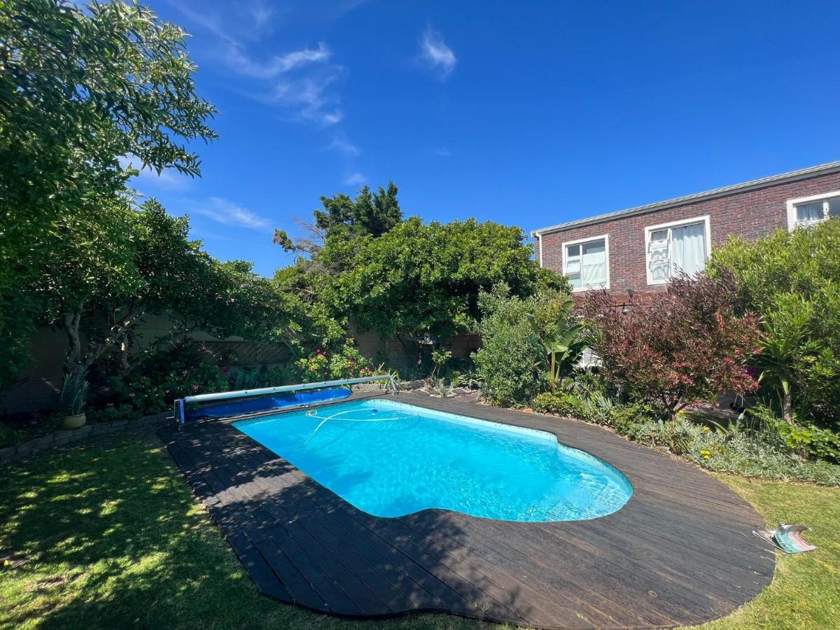 Sunset Beach Living Guesthouse Cape Town Exterior photo