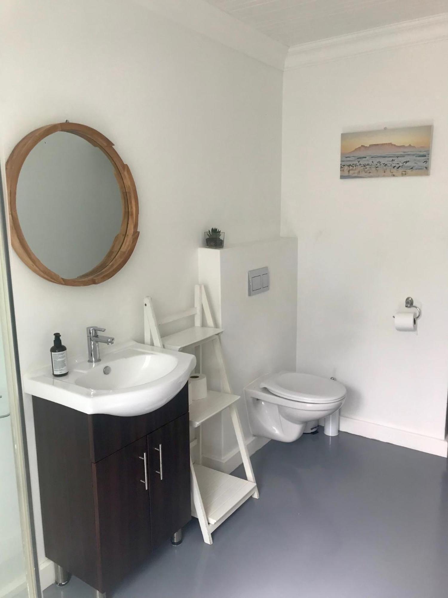 Sunset Beach Living Guesthouse Cape Town Exterior photo